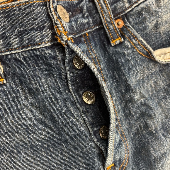 Levi's Wedgie High Rise Blue Jean Shorts - Picture 5 of 6